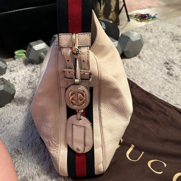 Gucci Off White Heritage Medium Hobo Bag - Picture 4 of 16